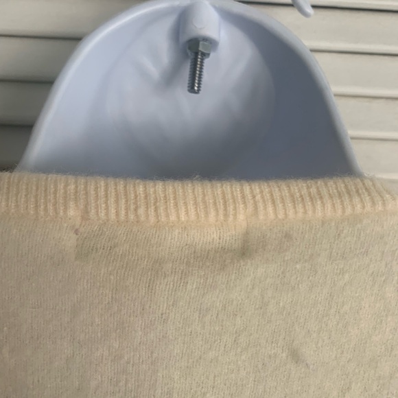 CP Collection vintage women’s floral embroidered cream angora sweater Medium - Picture 7 of 7